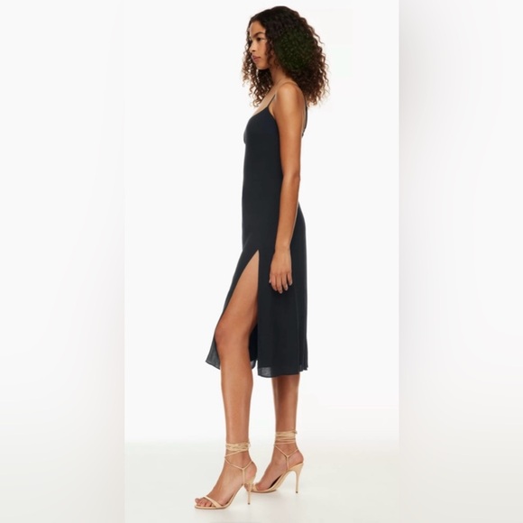 Aritzia Dresses & Skirts - Aritzia Wilfred Affogato Spaghetti Straps Side Slit Midi Slip Dress Black Size 4
